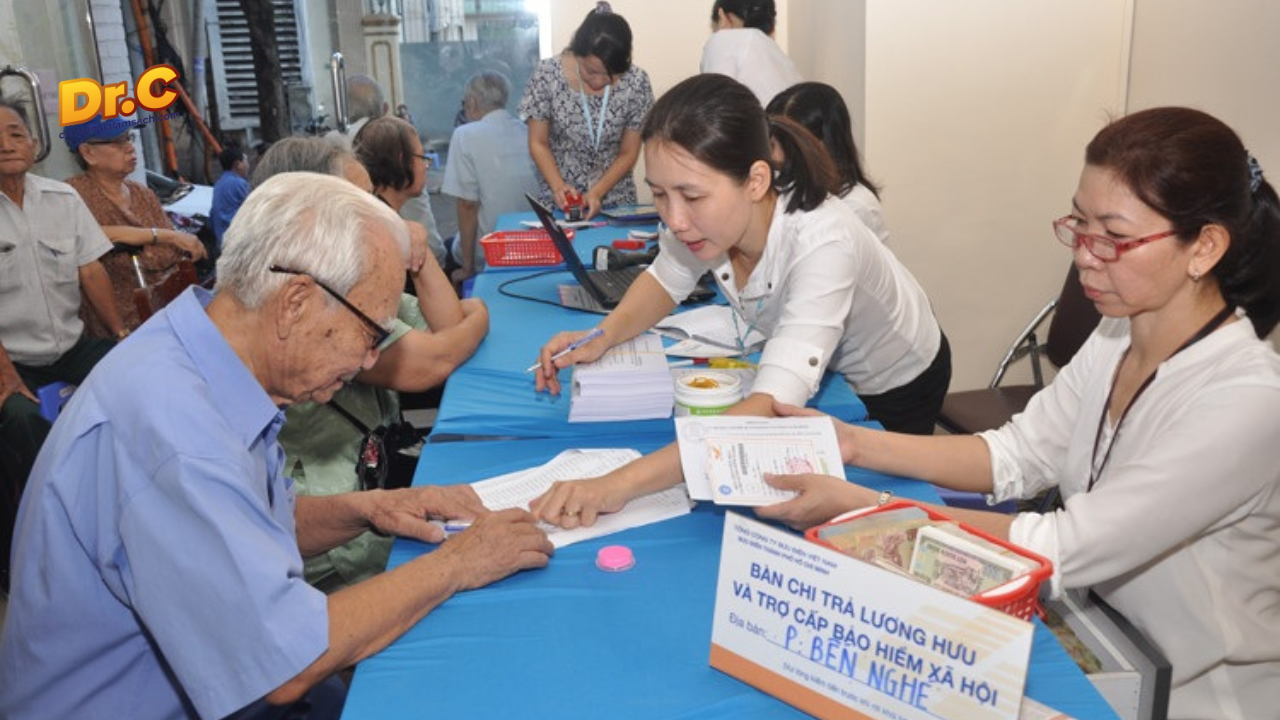 Đã giải quyết chế độ hưu trí và trợ cấp an sinh xã hội cho gần 39.000 người Đã giải quyết chế độ hưu trí và trợ cấp an sinh xã hội cho gần 39.000 người