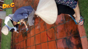 Làm vệ sinh sàn gạch đỏ - Đơn giản và hiệu quả