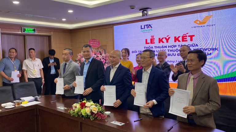 ĐÁNH DẤU HỢP TÁC CHIẾN LƯỢC GIỮA Dr.C VÀ VIETNAM POST