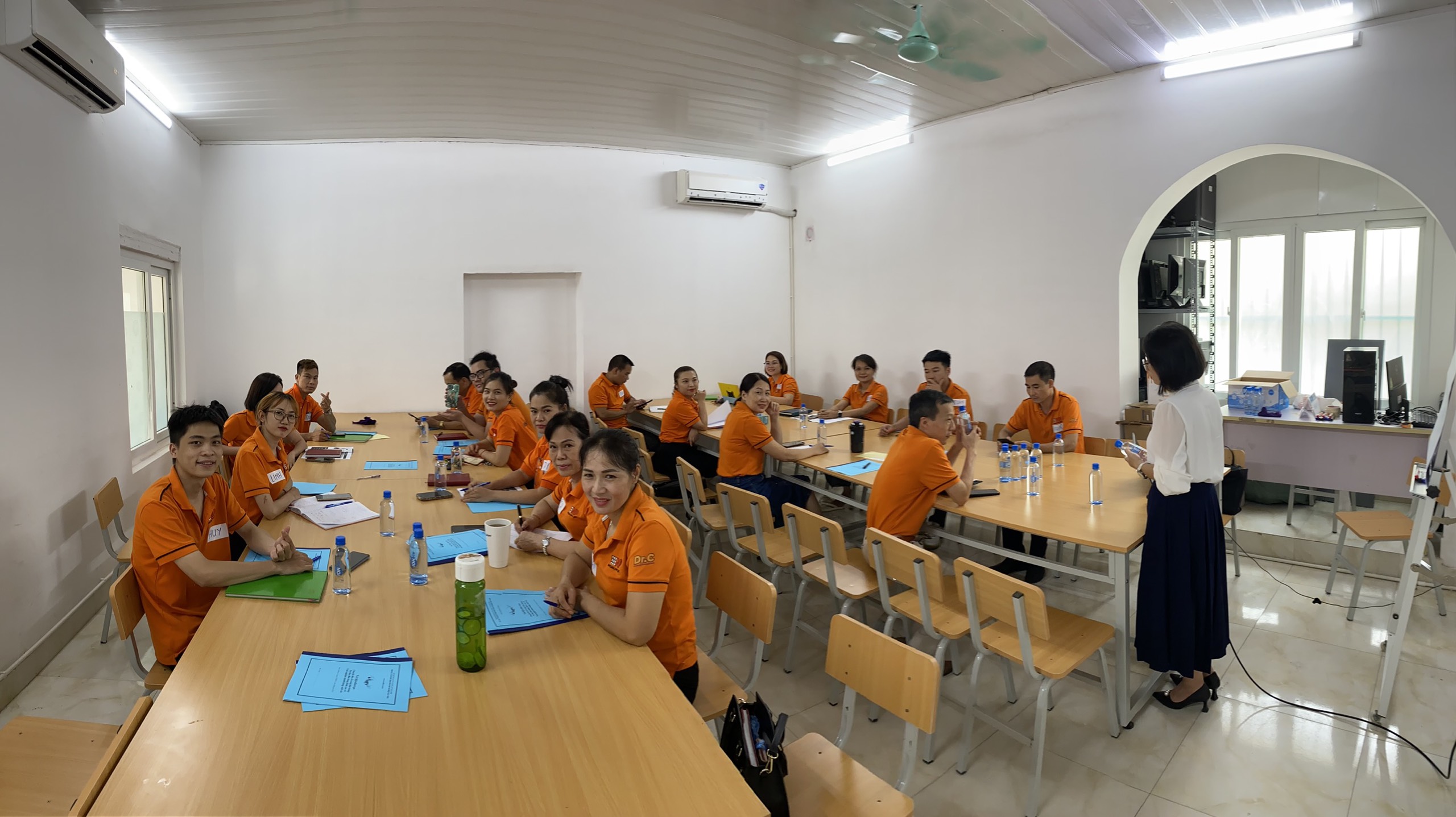 Tư Duy Bán Hàng Đỉnh Cao và Trải Nghiệm Khách Hàng Xuất Sắc Tư Duy Bán Hàng Đỉnh Cao và Trải Nghiệm Khách Hàng Xuất Sắc